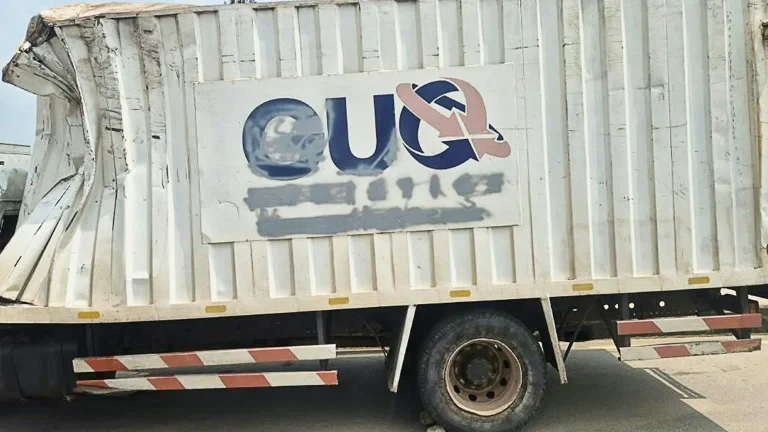114704